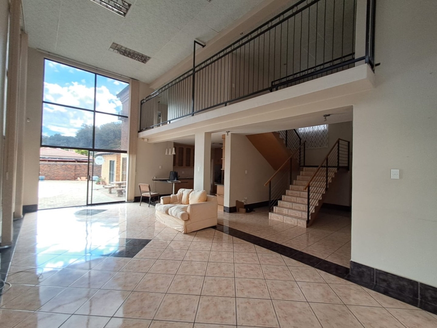 4 Bedroom Property for Sale in Roylglen Gardens Northern Cape